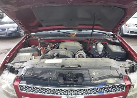 2008 Chevrolet Suburban 1500 Lt z USA, uszkodzony, nr VIN 3GNFK163X8G307587